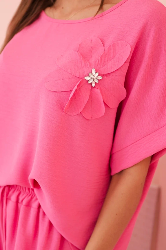 Damen-Set aus Viskose mit dekorativem Blumenmuster und weiten Hosen - rosa