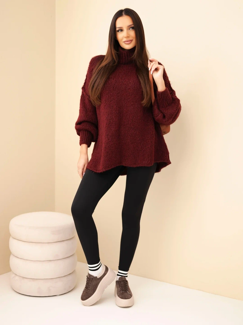 Sweter damski oversize z dodatkiem wełny z golfem i szerokimi rękawami bordowy