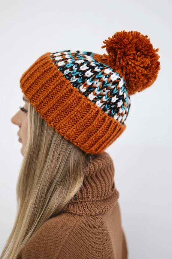 Cap with a pompom Ellen K325 foxy