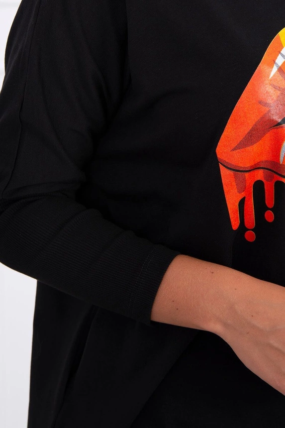 Bluzka oversize z nadrukiem tęczowych ust czarna