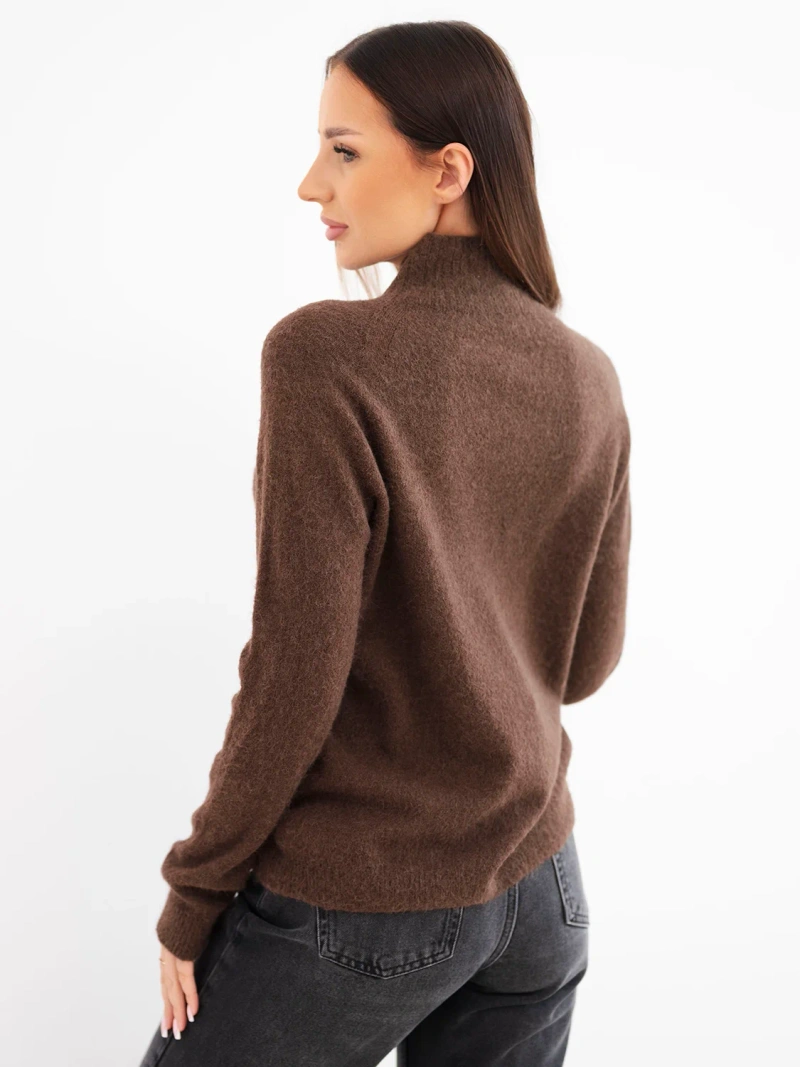 Damenpullover mit halbem Rollkragen und langen Ärmeln braun