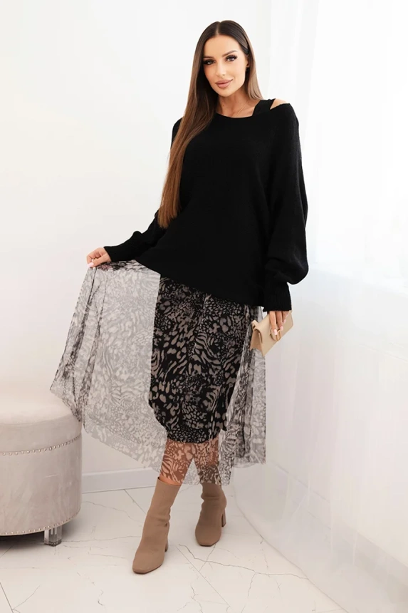 Damenensemble mit einem Wollpullover und einem Viskosekleid schwarz