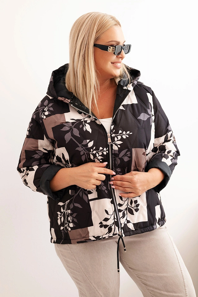 Kurtka damska Plus Size z kapturem i wydłużonym tyłem czarna