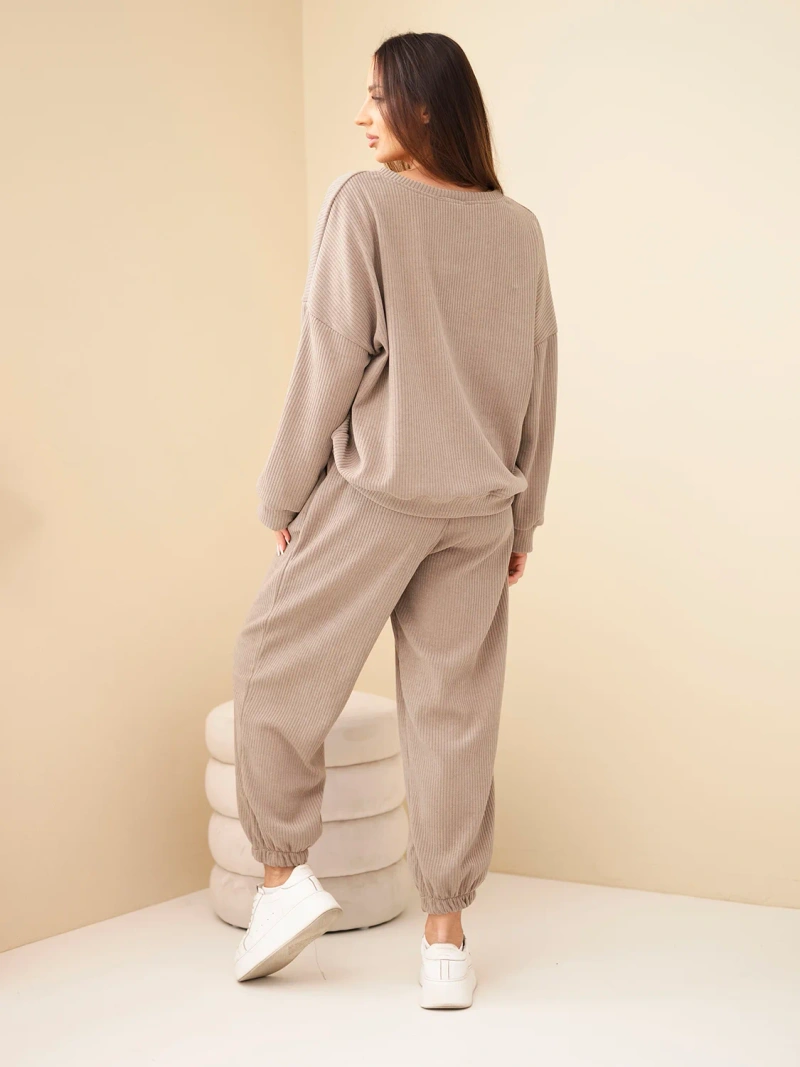 Women's corduroy set with sweatshirt and jogger pants fango green