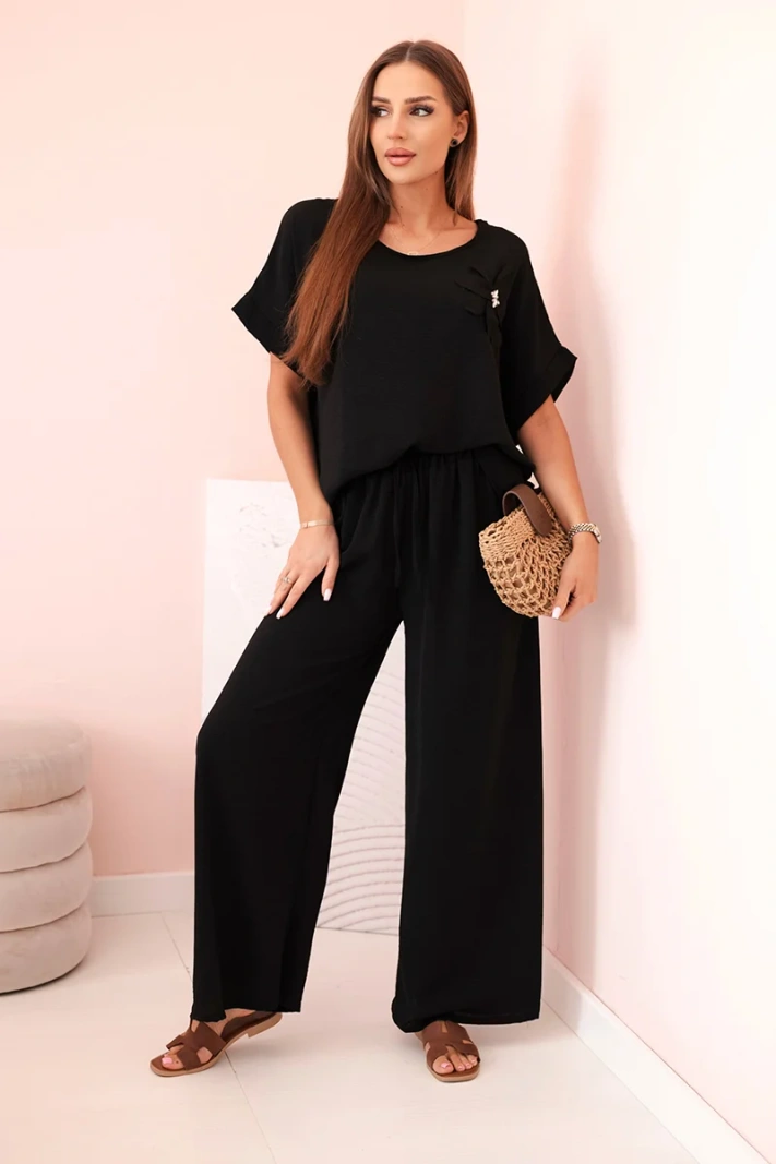 Women's viscose set with decorative flower and wide trousers - fuchsia black