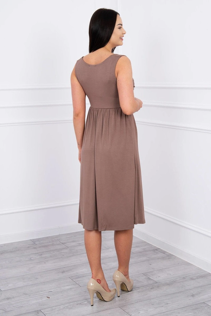 Kleid mit breiten Trägern cappuccino