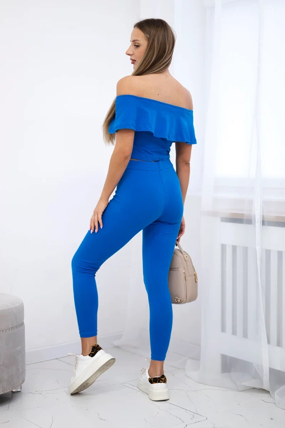 Set with a frill mauve-blue