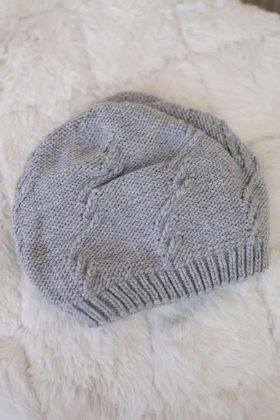 Women's cap Lorena K377 light grey