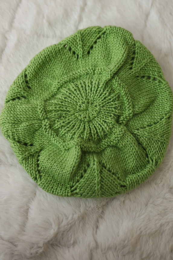 Women's cap Sofia K369 pistachio