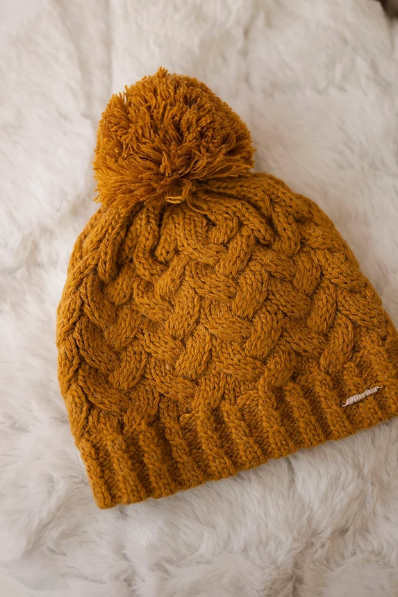 Waleria vilnonė kepurė K307 mustard