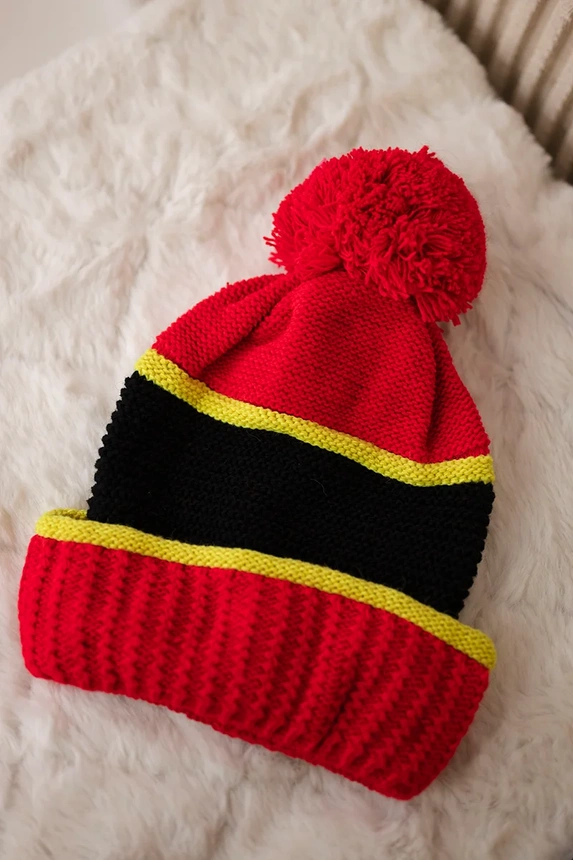 Kinga Damenmütze K297 rot+kiwi+schwarz