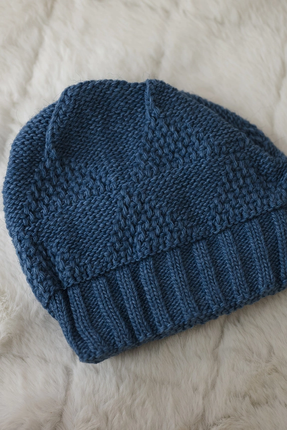 Women's cap Dagmara K332 dark denim