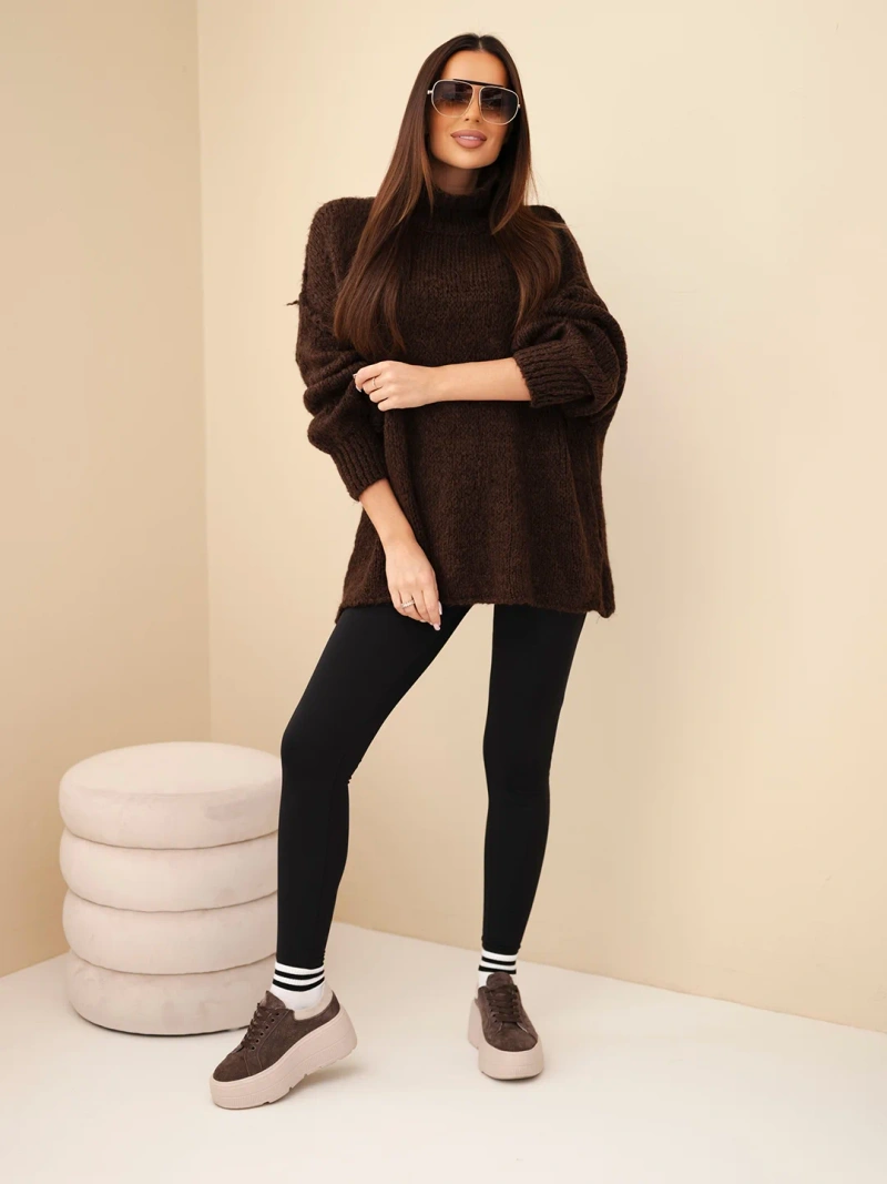 Women’s oversized sweater with wool blend, turtleneck and wide sleeves brown