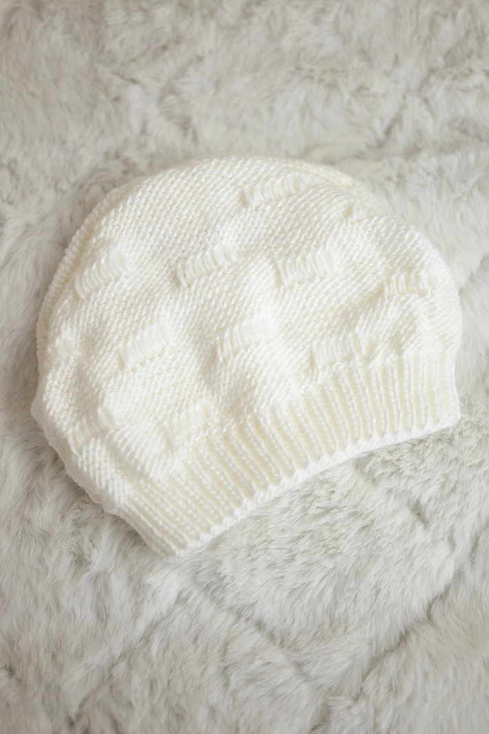 Women's cap Nastia K373 white