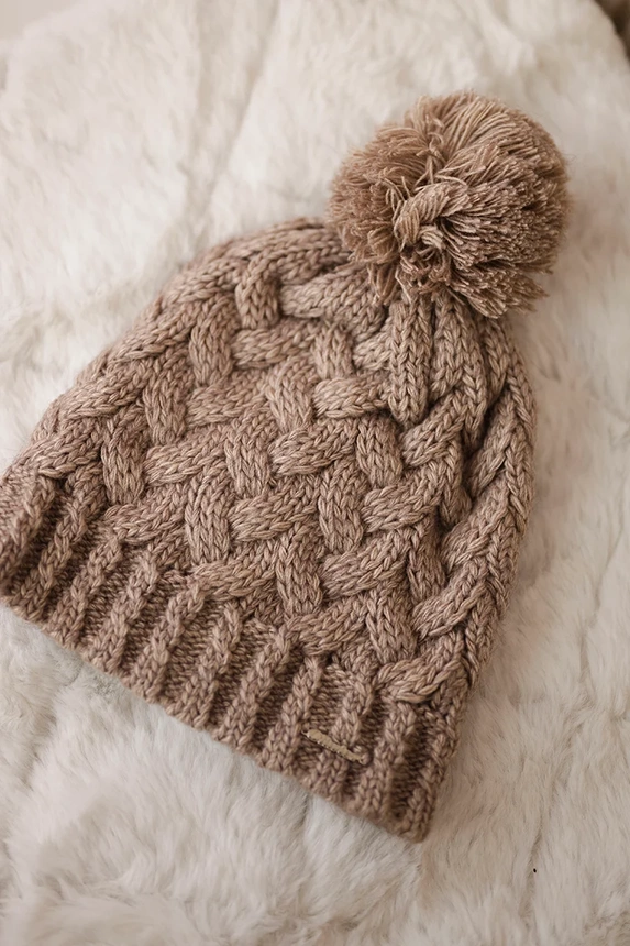 Čapica s fleece Waleria K307 tmavo béžová