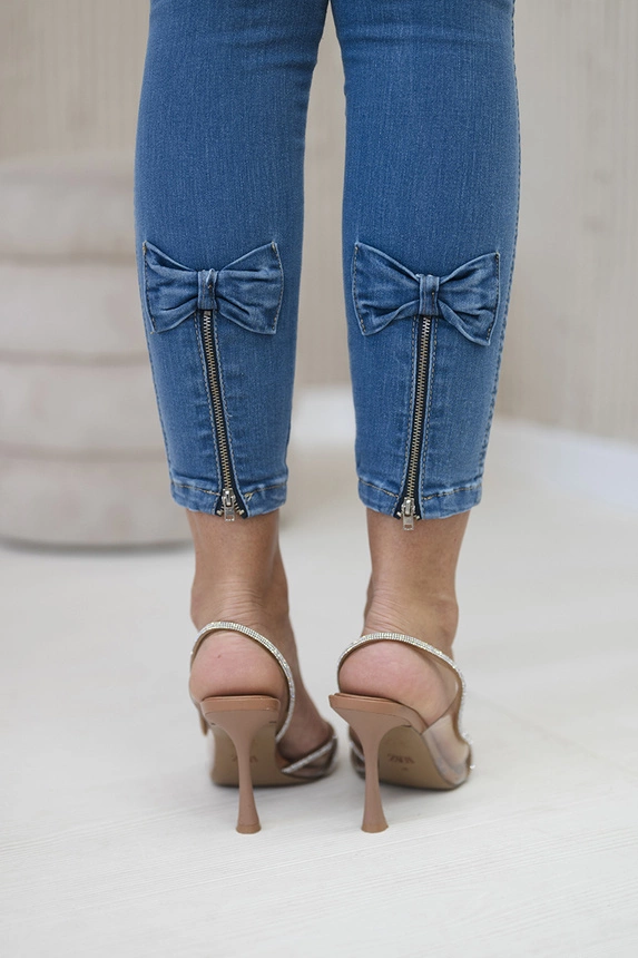 Denim-Hose mit Schleife
