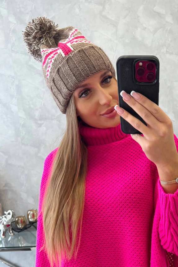 Cap with a pompom Elizabeth K386 mocca