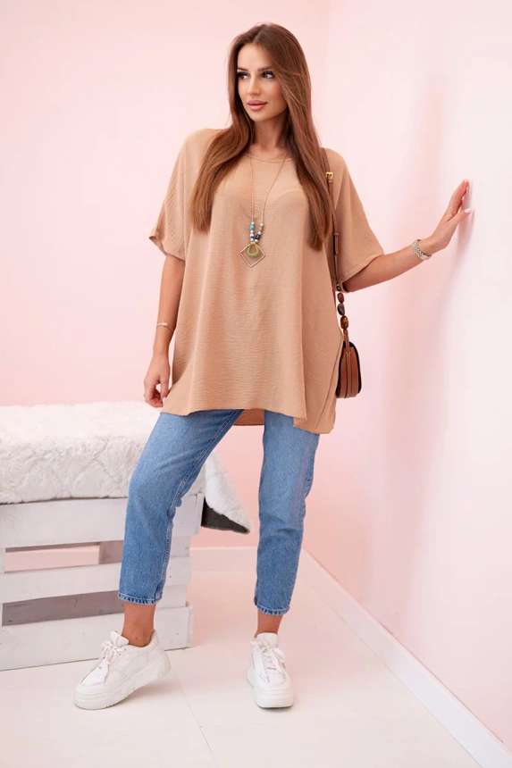 Oversized blúzka s príveskom ľahká ťava