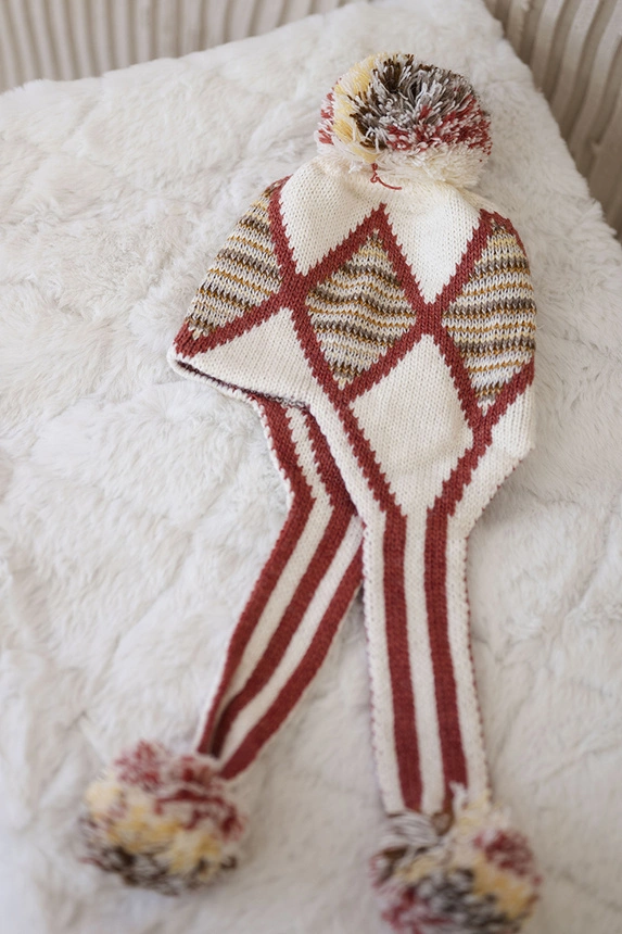 Dámska čiapka s dlhými ušami Eunika K322 ecru+červená