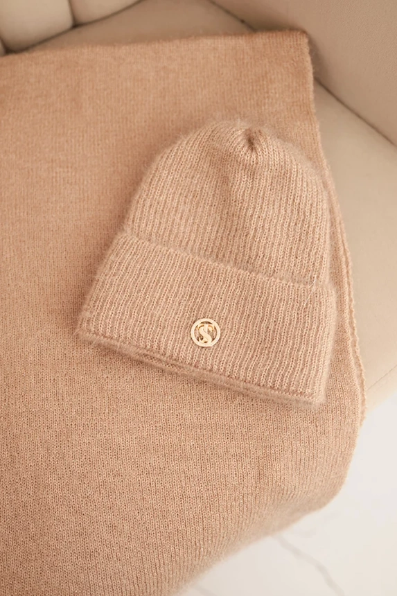 Women's set with a hat and scarf made of soft knit beige