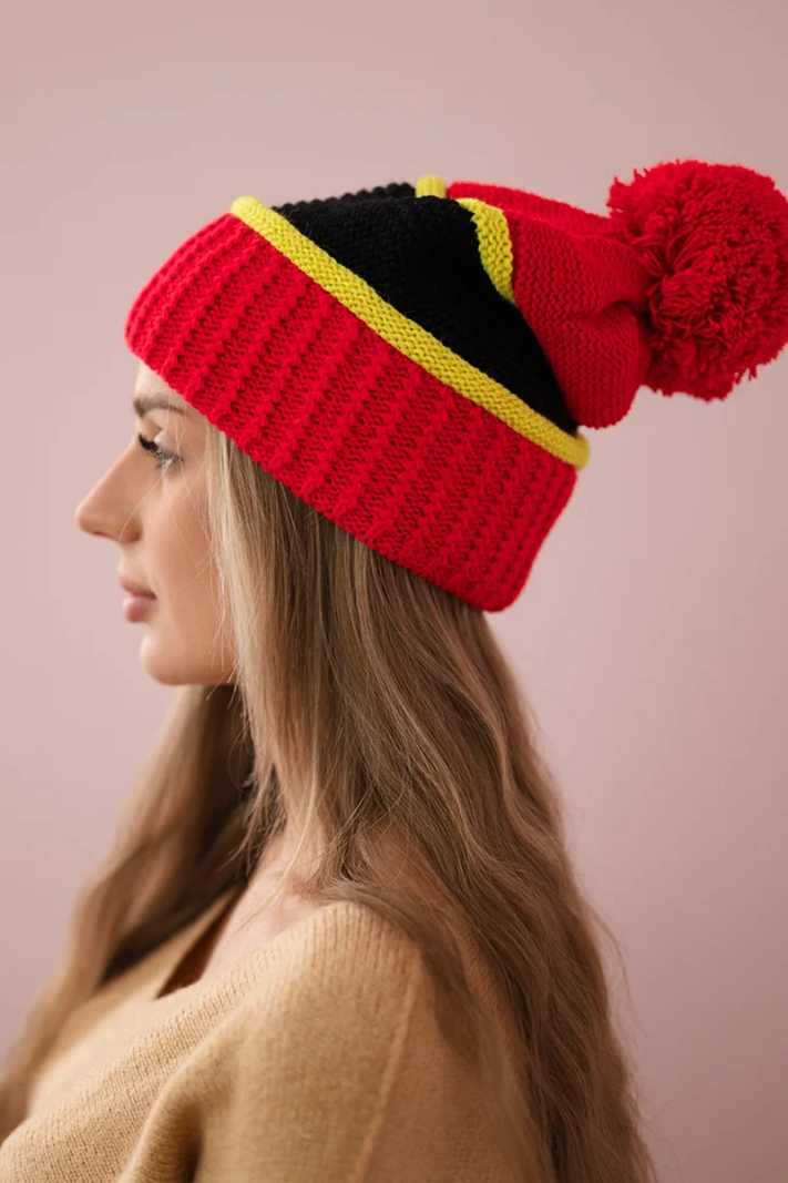 Kinga moteriška kepurė K297 red+kiwi+black