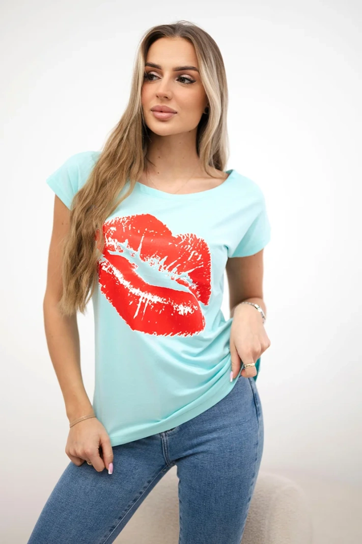 Mintfarbene Bluse mit Lippendruck