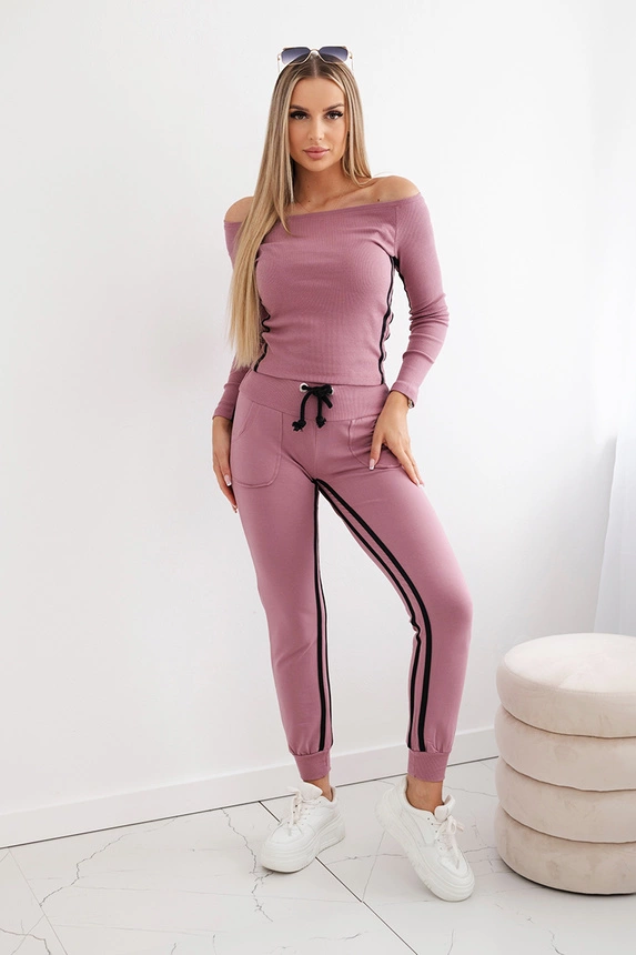 Set with a double stripe dark pink