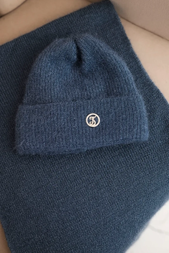 Women's set with a cap and a snood made of soft knit denim