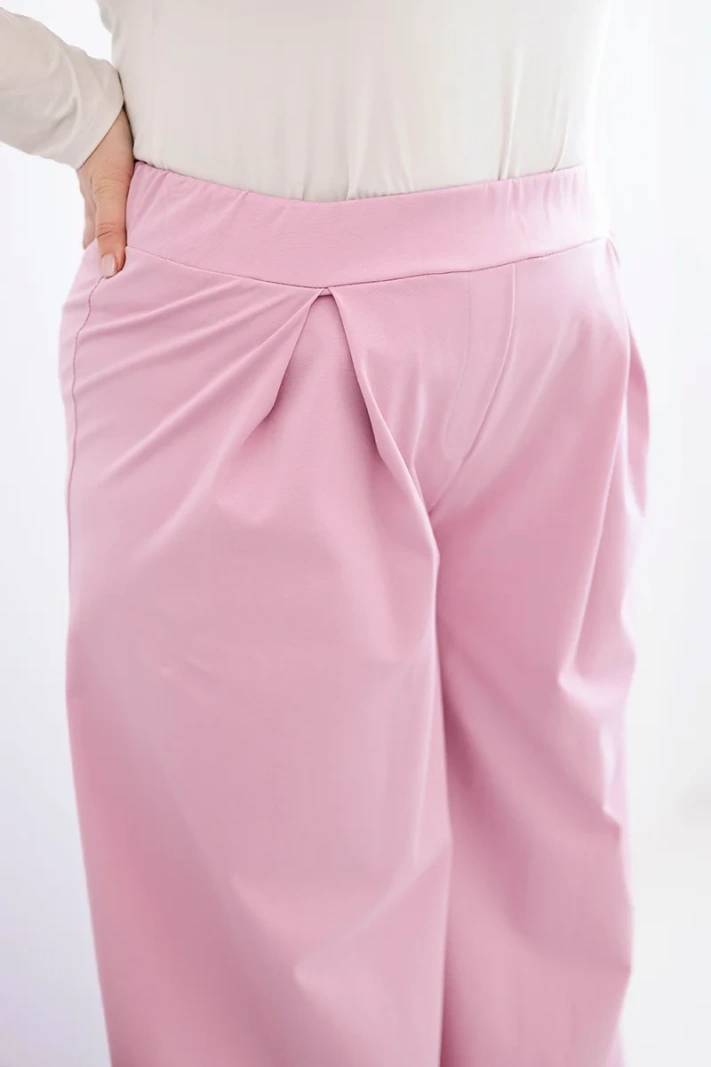 Spodnie damskie Plus Size z szerokimi nogawkami i plisowaniem jasno fioletowe