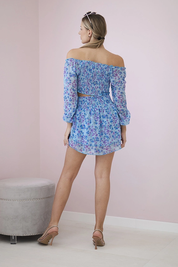 Set with flowers blue