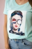 Blouse with a woman's graphics mint