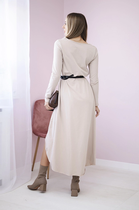 Kleid mit Ziergürtel und Aufschrift beige