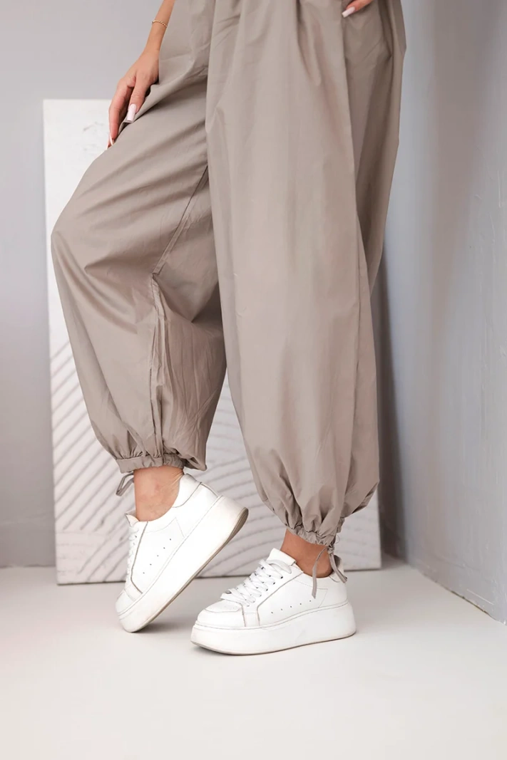 Women's cotton pants with an elastic waistband and tie at the bottom fango