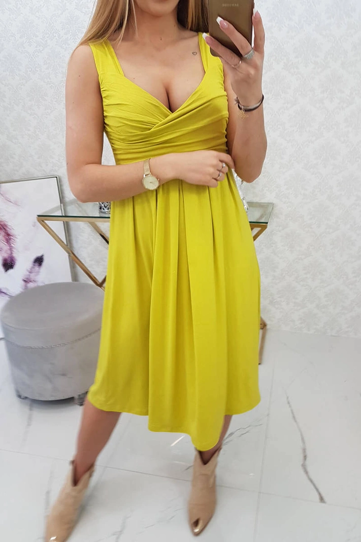 Weites Kiwi-Kleid mit Riemen