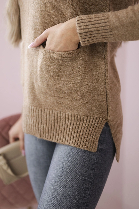Sweater with stand-up collar camel