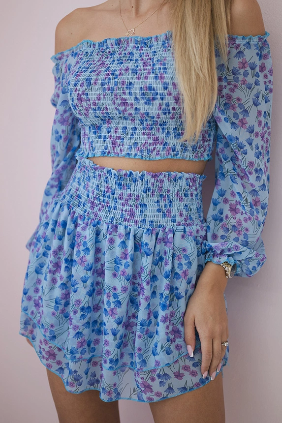 Set with flowers blue