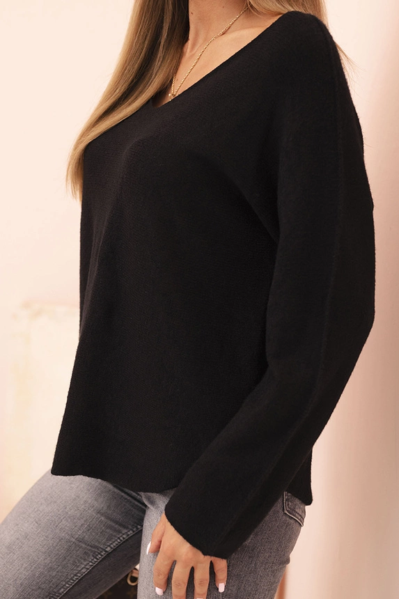 Women's sweater with viscose and V-neck black