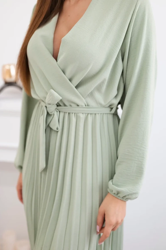 Kleid mit plissiertem Saum gebunden helles Khaki