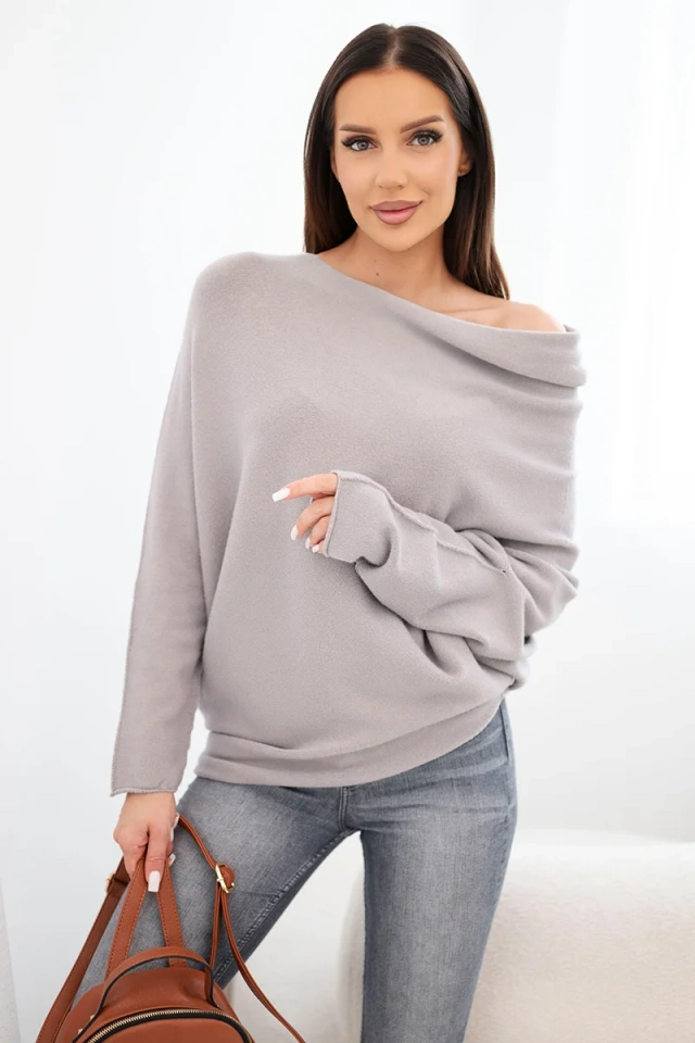 Sweter damski wiskozowy asymetryczny typu nietoperz cappucino