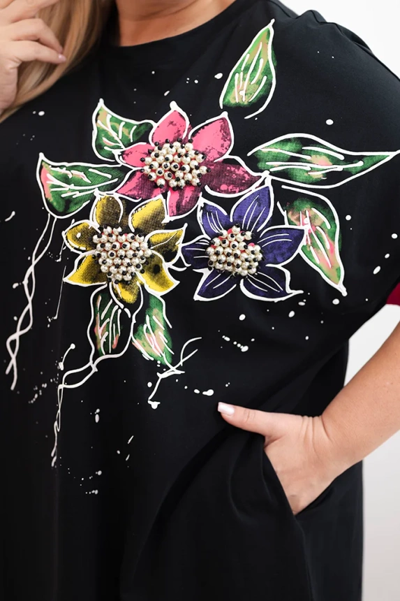 Bluzka damska Plus Size z kwiatowym wzorem i ozdobnymi perełkami fuksja