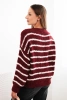 Dámsky pruhovaný sveter s vlnou vo voľnom strihu bordový
