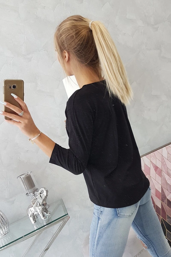 Halenka s 3D grafikou a ozdobnými volánky černá