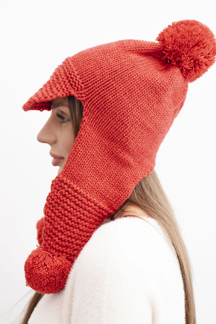 Women's winter cap with wool, visor, and pom-poms K475 red