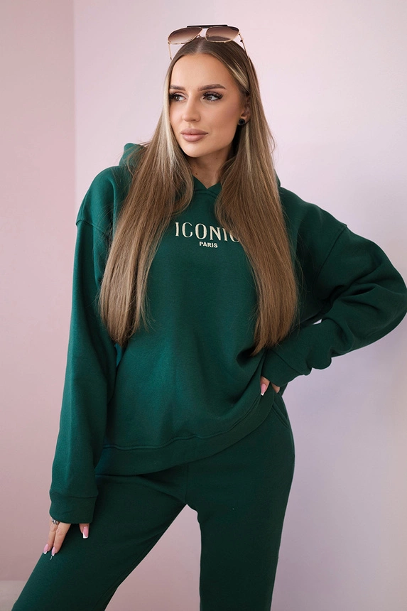 Isoliertes Baumwoll-Set, Sweatshirt mit bestickter + Hose grün