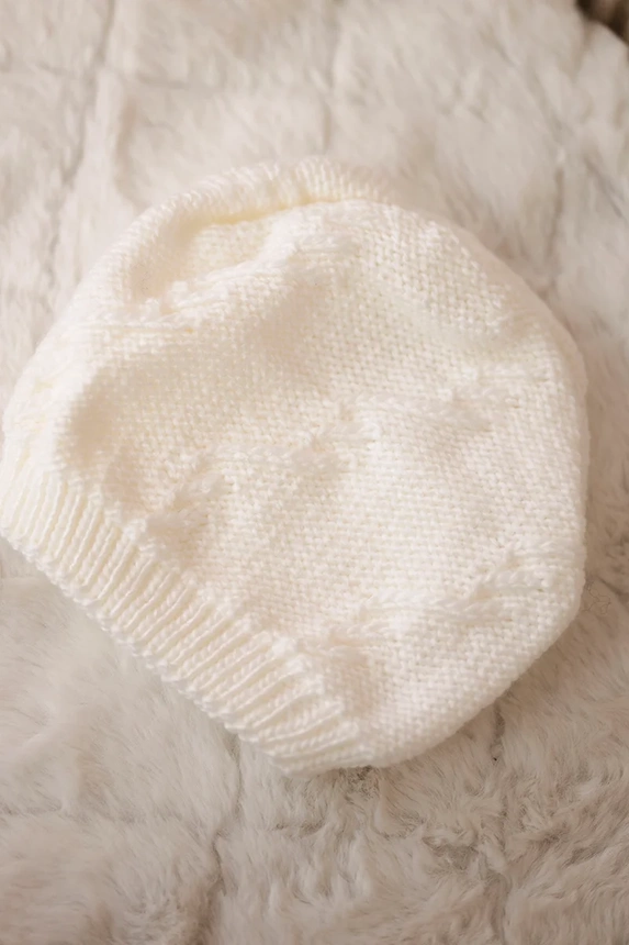 Women's cap Lorena K377 white