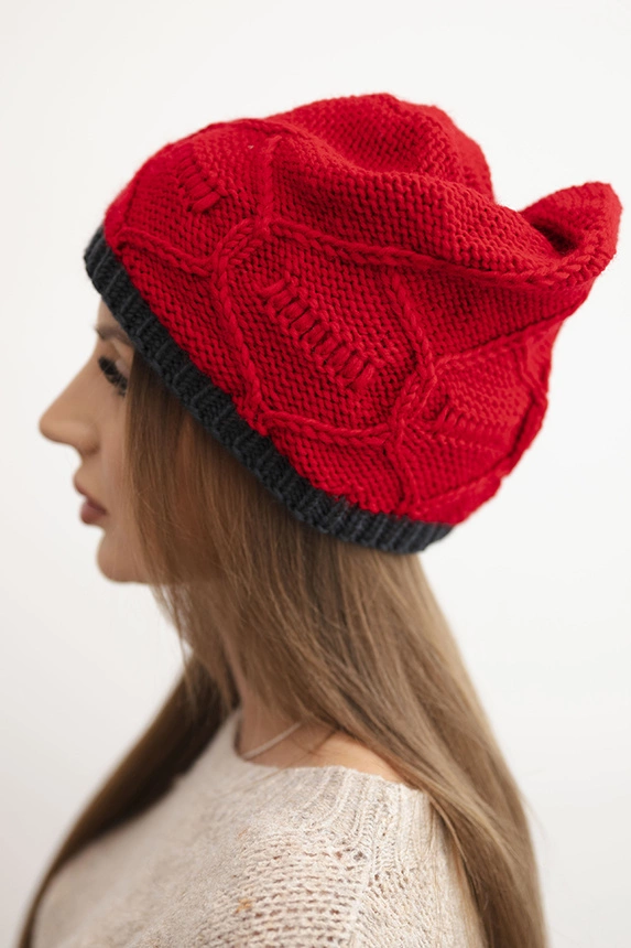 Women's winter hat made of wool with a woven pattern K443 red