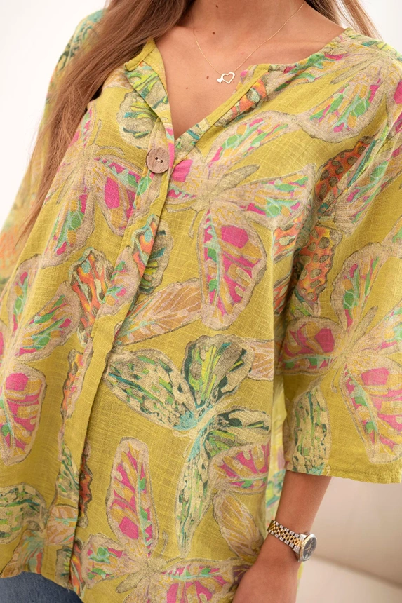 Women's cotton blouse with a butterfly pattern and buttons kiwi