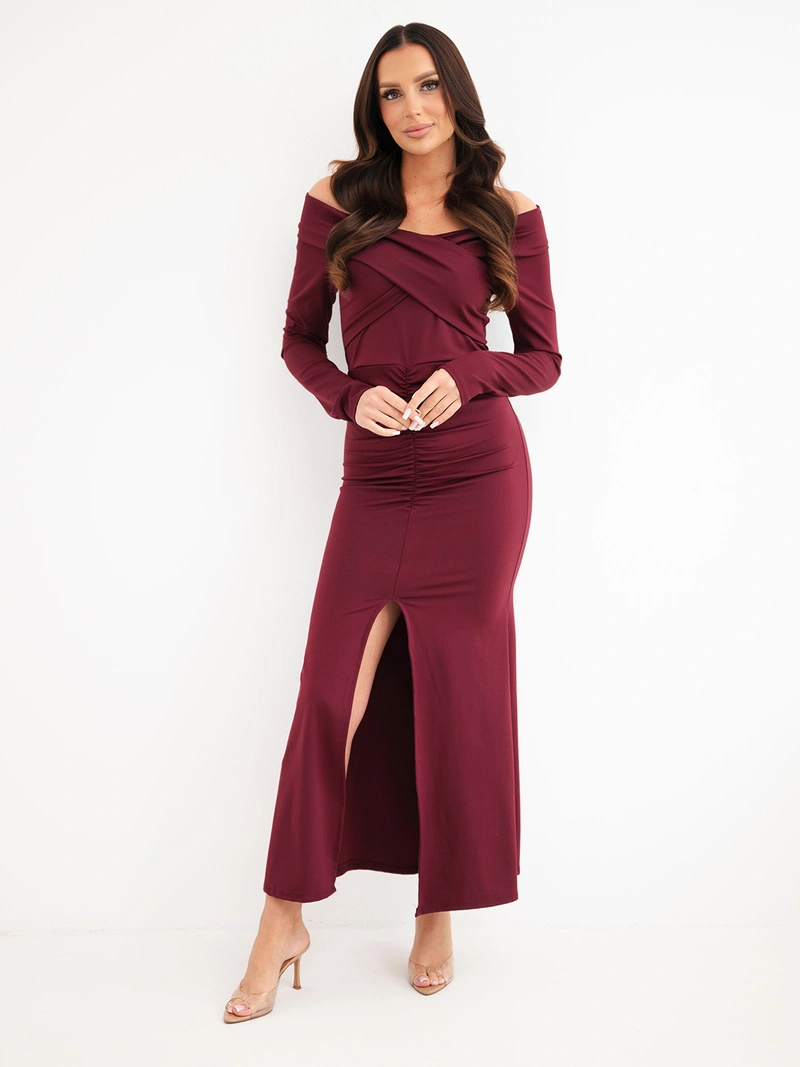 Damenkleid figurbetont mit Carmen-Ausschnitt und Raffung pflaume