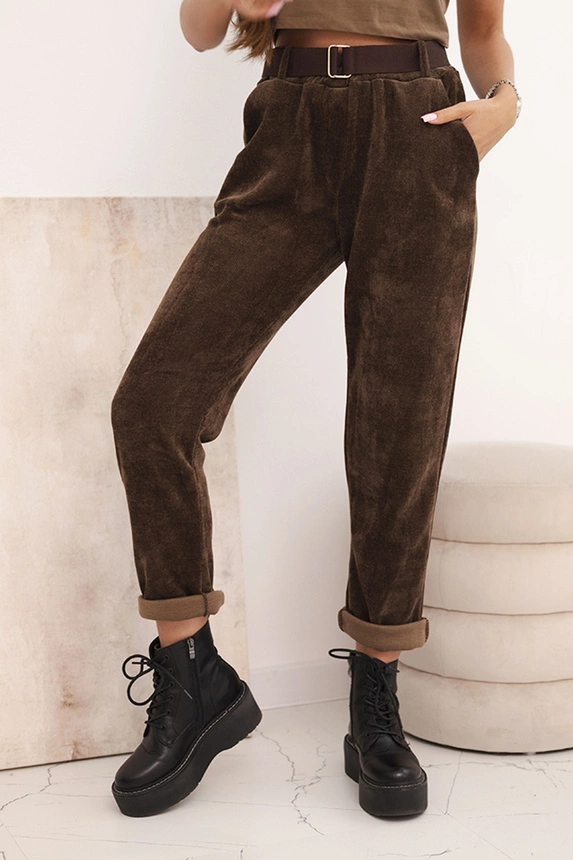 Damenhose mit Gürtel aus Cord schokoladenfarben