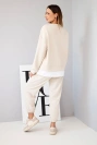 Damen-Set mit einer lockeren Bluse und Jogginghosen butterfarbig